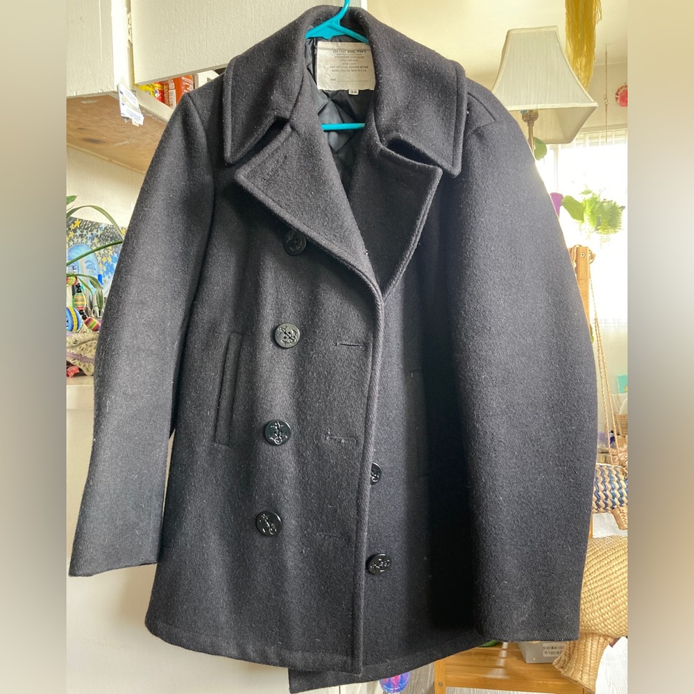 Wool pea coat men’s USA black with pockets heavy vintage buttons